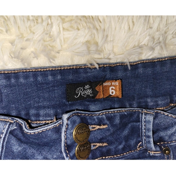 Royalty Skinny Jeans - Picture 4 of 5